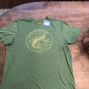 Life is Good -Green fishing Men’s Shirt size L